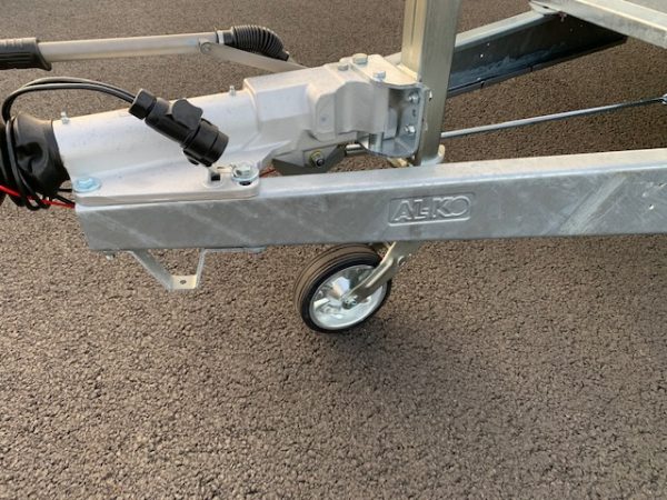 Plateau multi SARIS HEAVY DUTY – PTAC 3500 kg – Rampes + Treuil inclus