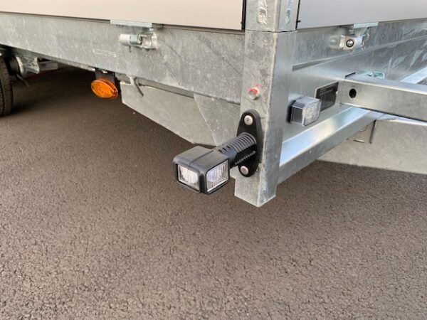 Plateau multi SARIS HEAVY DUTY – PTAC 3500 kg – Rampes + Treuil inclus