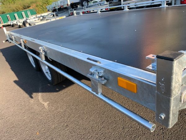 Plateau SARIS Multi Transporter – 406 x 204 cm – PTAC 2700 kg