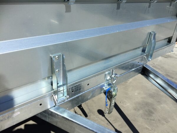 ERDE EXPERT LC 201 NF ACIER – 201 x 135 x 45 cm