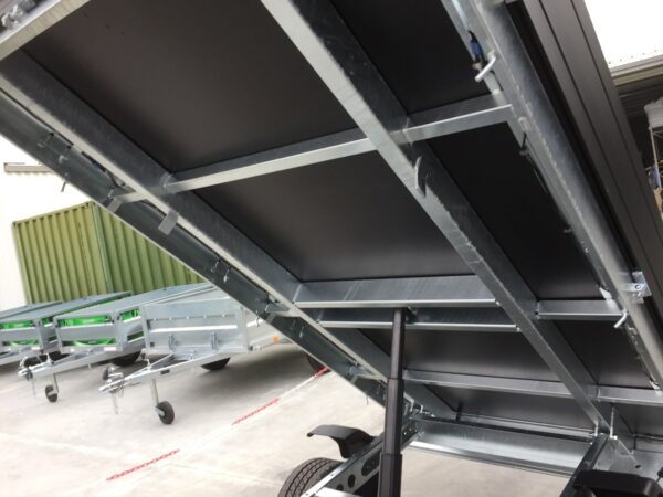 BENNE SARIS K1 276 150 2000 2 – Electrique – PTAC 2000 kg